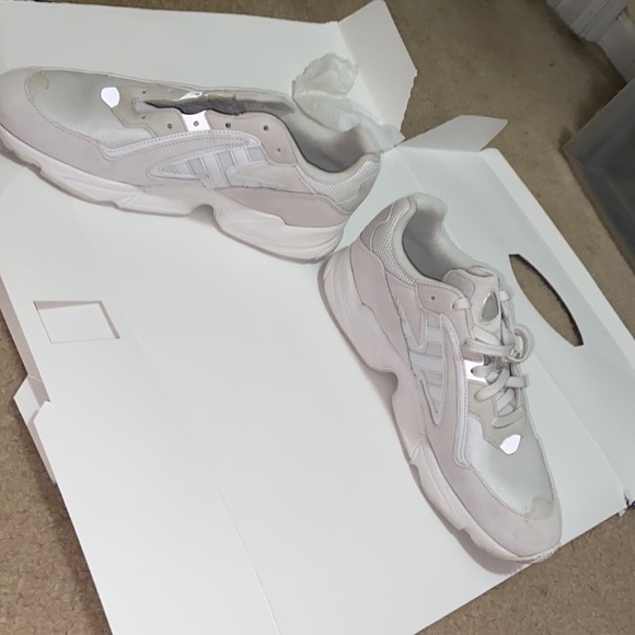 Young 96 Chasm Adidas size 12 Men’s US - Picture 3 of 4